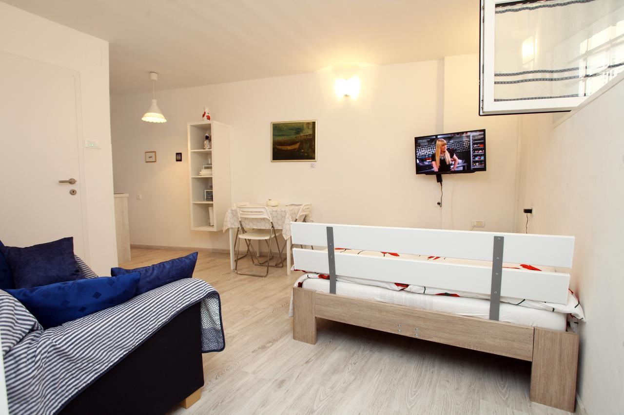 Apartma Mery Piran Buitenkant foto